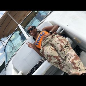 Meet your Posher, Angela